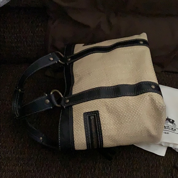 ‼️SALE‼️ Basket / Leather Coach Purse with Dust Cover - Picture 6 of 7